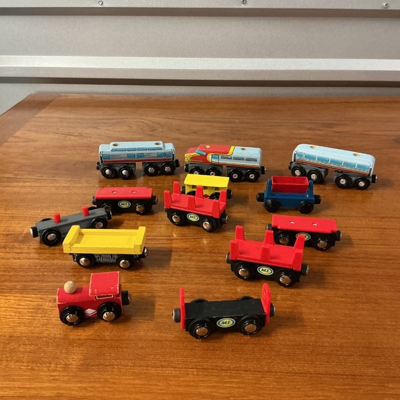 Mixed Lot Thomas And Friends Melissa And Doug Train And Tracks Lot Of 33 - Picture 7 of 11